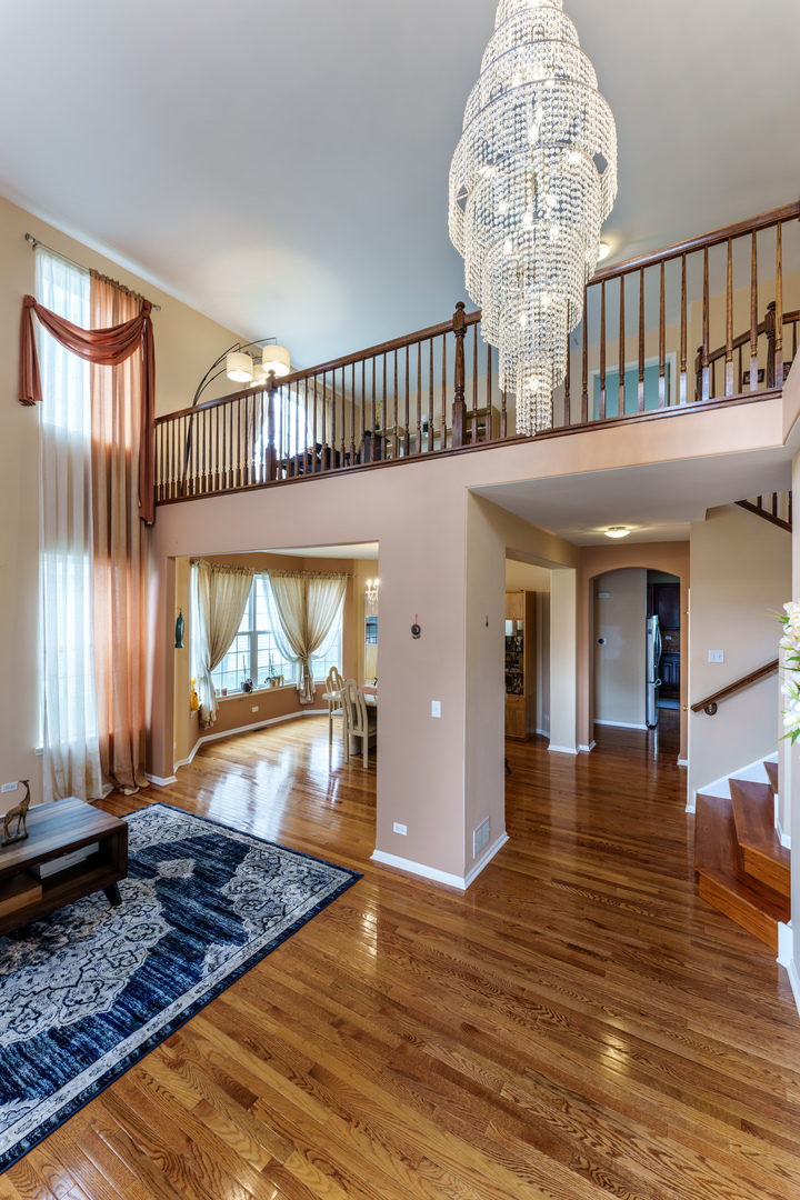 479 W Butterfield Lane