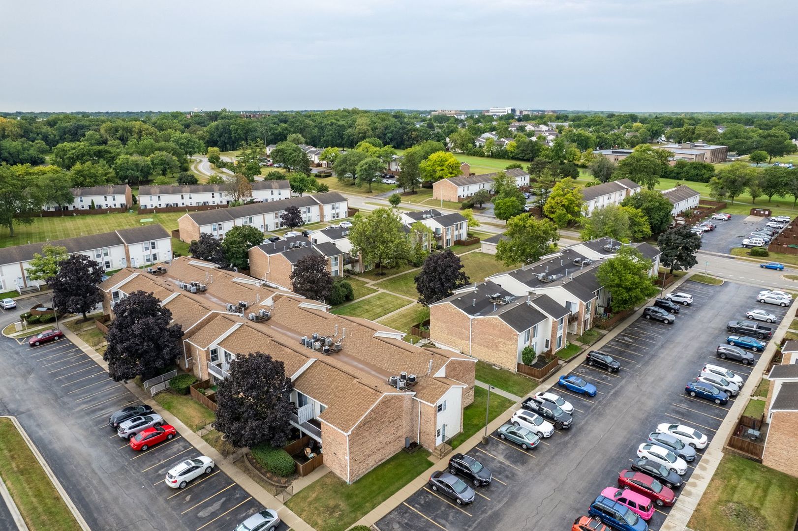 View Hoffman Estates, IL 60169 condo