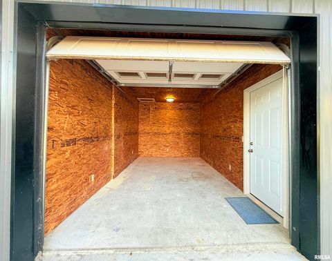 Tiny photo for 1523 S MCKINLEY Street, Harrisburg, IL 62946 (MLS # EB460481)