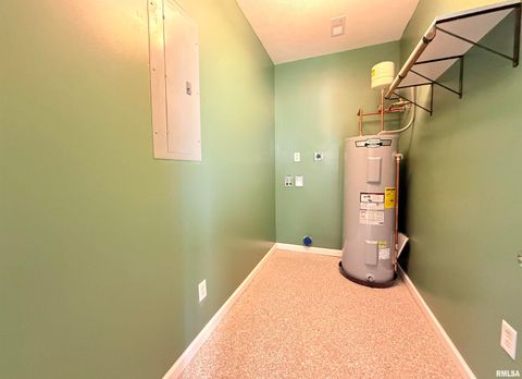 Tiny photo for 1523 S MCKINLEY Street, Harrisburg, IL 62946 (MLS # EB460481)