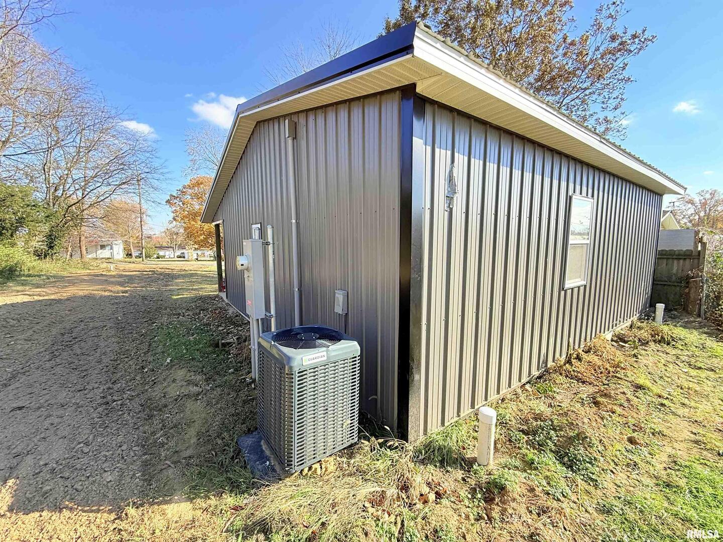 1523 S MCKINLEY Street