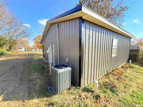 Tiny photo for 1523 S MCKINLEY Street, Harrisburg, IL 62946 (MLS # EB460481)