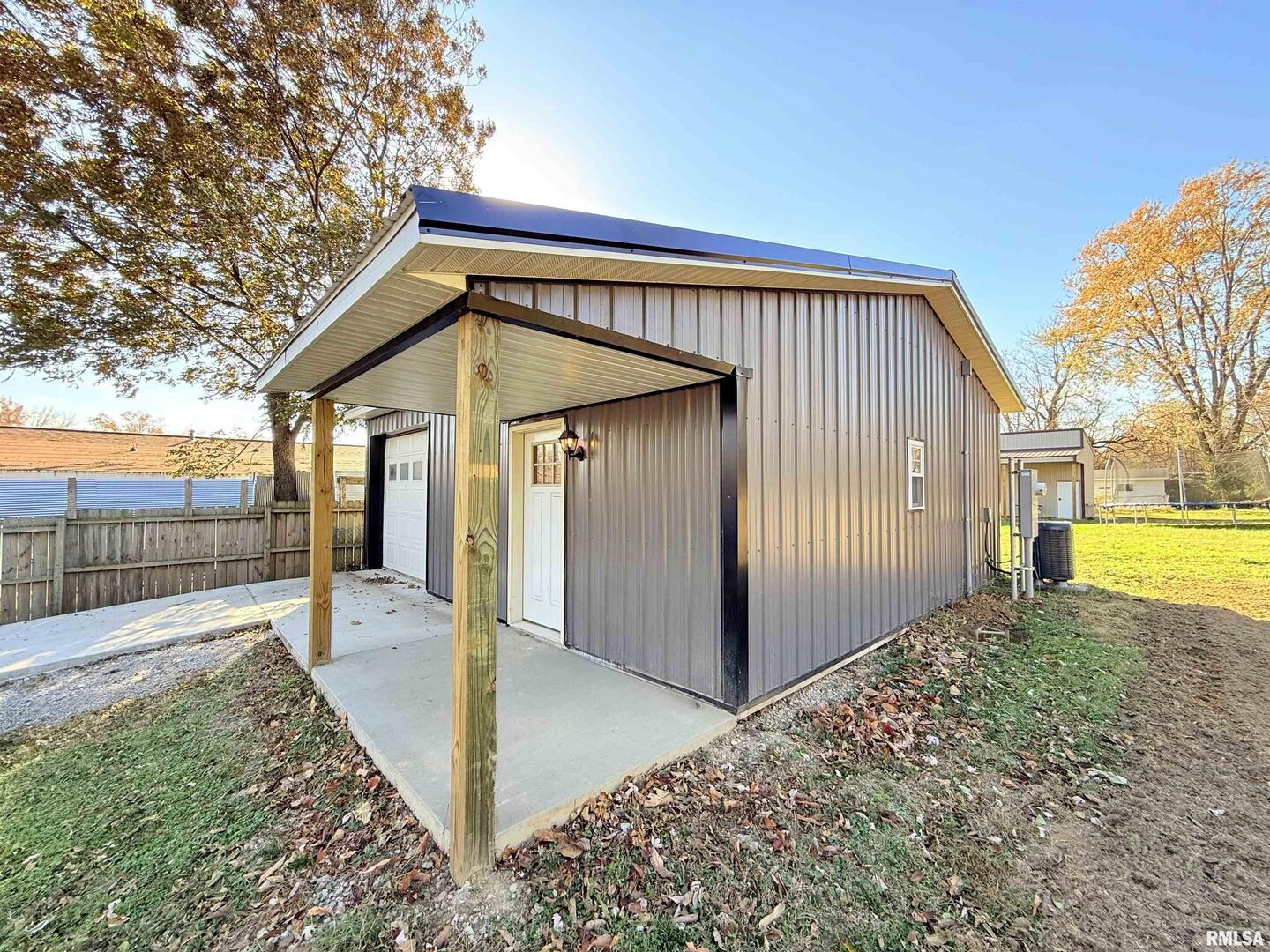 1523 S MCKINLEY Street