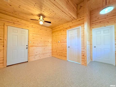 Tiny photo for 1523 S MCKINLEY Street, Harrisburg, IL 62946 (MLS # EB460481)