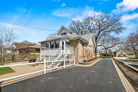 Tiny photo for 158 S Benton Street, Palatine, IL 60067 (MLS # 12610366)