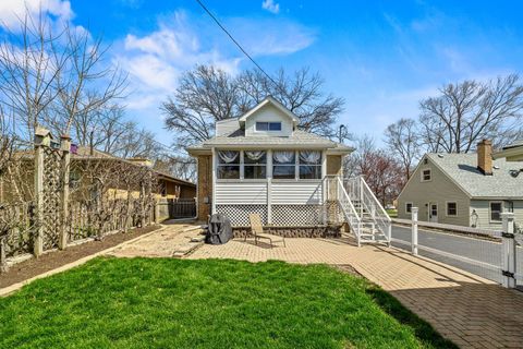 Tiny photo for 158 S Benton Street, Palatine, IL 60067 (MLS # 12610366)