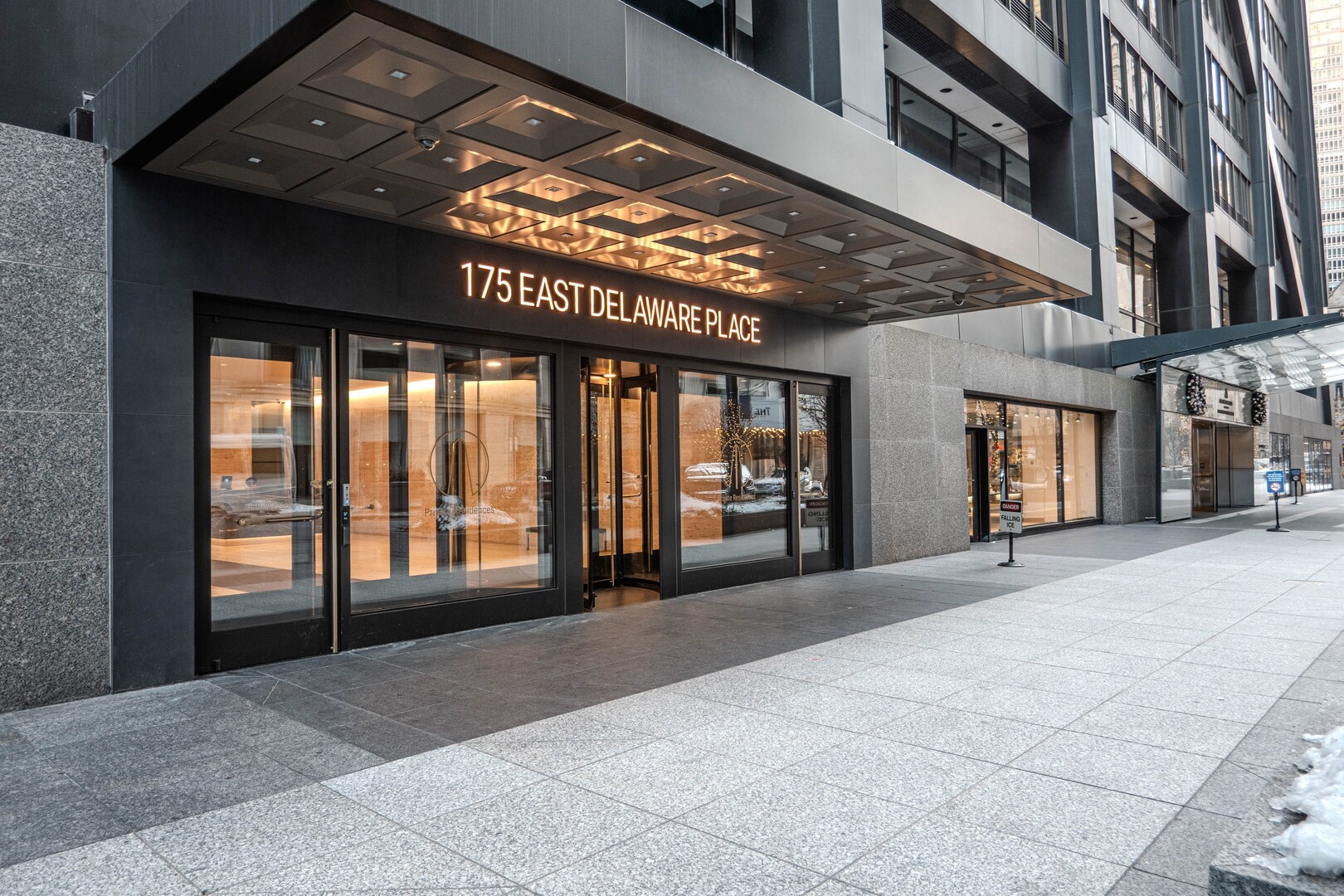 175 E Delaware Place 5511