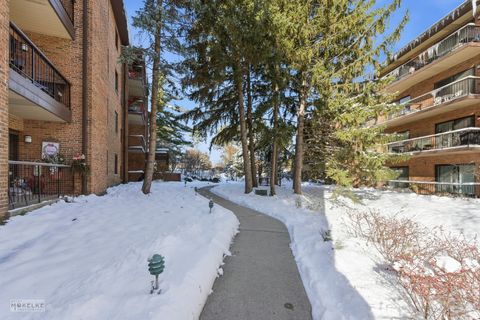 Tiny photo for 7502 Farmingdale Drive #206, Darien, IL 60561 (MLS # 12528929)