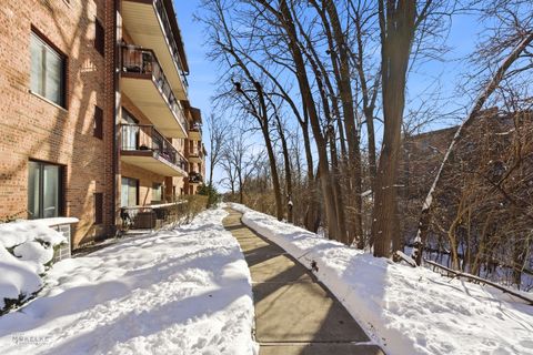 Tiny photo for 7502 Farmingdale Drive #206, Darien, IL 60561 (MLS # 12528929)