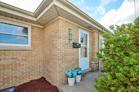 Tiny photo for 5500 Harvard Terrace, Skokie, IL 60077 (MLS # 12622963)