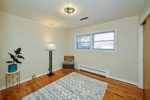 Tiny photo for 5500 Harvard Terrace, Skokie, IL 60077 (MLS # 12622963)