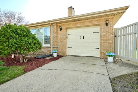 Tiny photo for 5500 Harvard Terrace, Skokie, IL 60077 (MLS # 12622963)