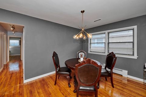 Tiny photo for 5500 Harvard Terrace, Skokie, IL 60077 (MLS # 12622963)