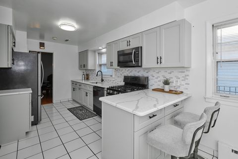Tiny photo for 5500 Harvard Terrace, Skokie, IL 60077 (MLS # 12622963)