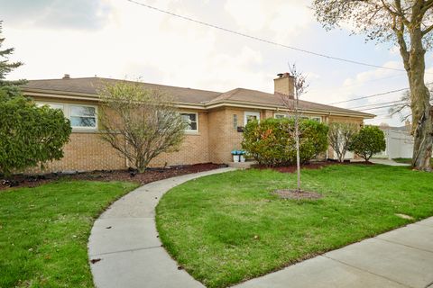 Tiny photo for 5500 Harvard Terrace, Skokie, IL 60077 (MLS # 12622963)