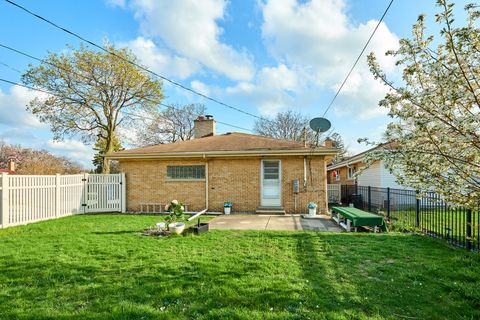 Tiny photo for 5500 Harvard Terrace, Skokie, IL 60077 (MLS # 12622963)