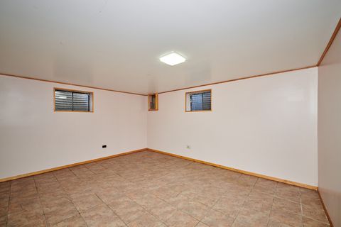 Tiny photo for 5500 Harvard Terrace, Skokie, IL 60077 (MLS # 12622963)