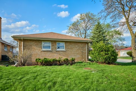 Tiny photo for 5500 Harvard Terrace, Skokie, IL 60077 (MLS # 12622963)