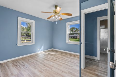 Tiny photo for 2N152 Wisconsin Avenue, Villa Park, IL 60181 (MLS # 12493347)