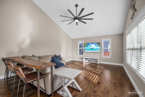 Tiny photo for 363 Cornwall Avenue, South Elgin, IL 60177 (MLS # 12572876)