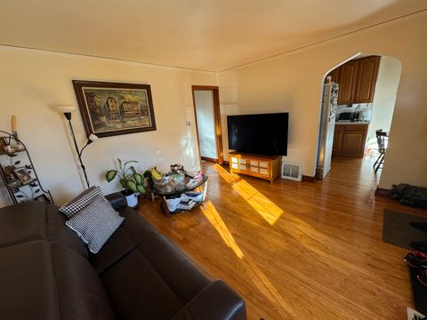 Tiny photo for 886 E Thacker Street, Des Plaines, IL 60016 (MLS # 12523395)