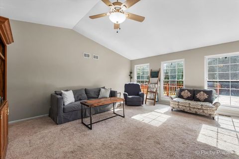 Tiny photo for 735 Royal Glen Drive, Cary, IL 60013 (MLS # 12604503)