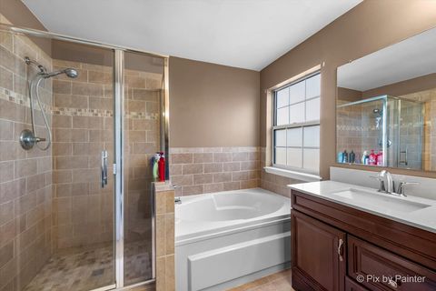 Tiny photo for 735 Royal Glen Drive, Cary, IL 60013 (MLS # 12604503)