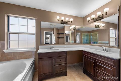 Tiny photo for 735 Royal Glen Drive, Cary, IL 60013 (MLS # 12604503)