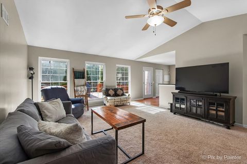 Tiny photo for 735 Royal Glen Drive, Cary, IL 60013 (MLS # 12604503)