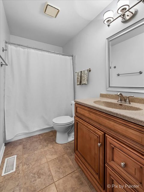 Tiny photo for 735 Royal Glen Drive, Cary, IL 60013 (MLS # 12604503)