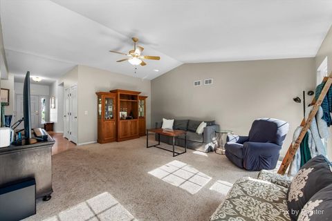 Tiny photo for 735 Royal Glen Drive, Cary, IL 60013 (MLS # 12604503)