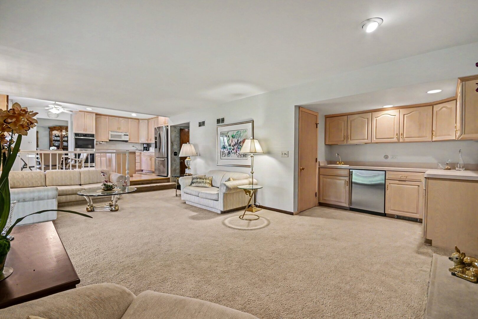 421 E Barclay Court