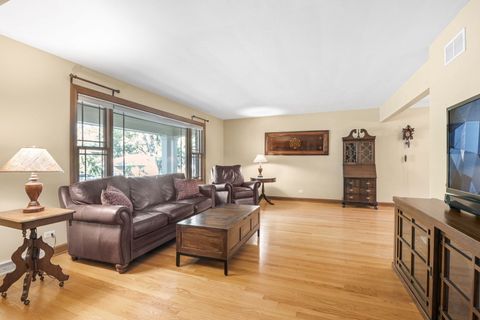 Tiny photo for 325 Pine Court, Naperville, IL 60540 (MLS # 12505275)