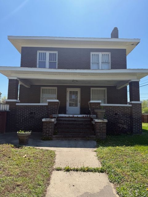 Photo of 802 E Poplar Street, West Frankfort, IL 62896 (MLS # 12611308)