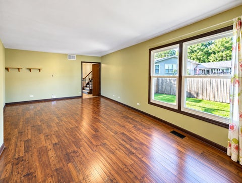 Tiny photo for 129 Newport Drive, Bolingbrook, IL 60440 (MLS # 12776184)