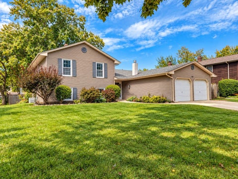 Tiny photo for 129 Newport Drive, Bolingbrook, IL 60440 (MLS # 12776184)
