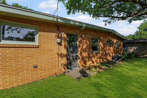 Tiny photo for 907 E Burkwood Drive, Urbana, IL 61801 (MLS # 12486229)