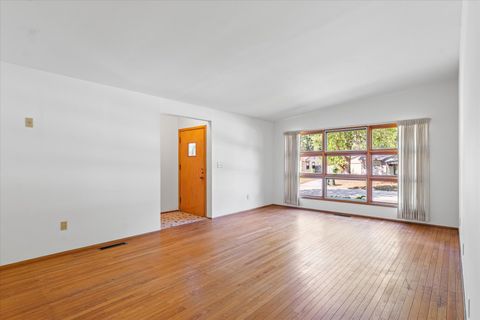 Tiny photo for 907 E Burkwood Drive, Urbana, IL 61801 (MLS # 12486229)