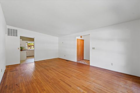 Tiny photo for 907 E Burkwood Drive, Urbana, IL 61801 (MLS # 12486229)