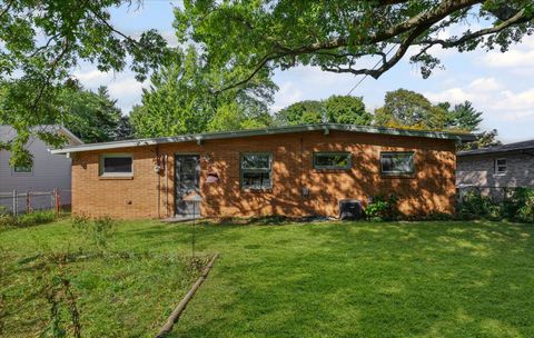 Tiny photo for 907 E Burkwood Drive, Urbana, IL 61801 (MLS # 12486229)