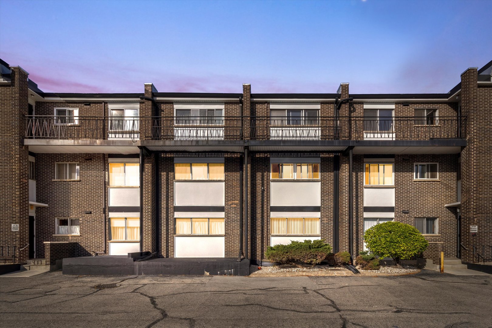 10124 Peach Parkway 208