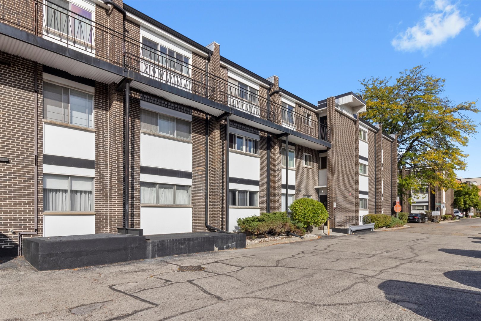 10124 Peach Parkway 208