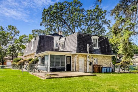 A home in North Riverside