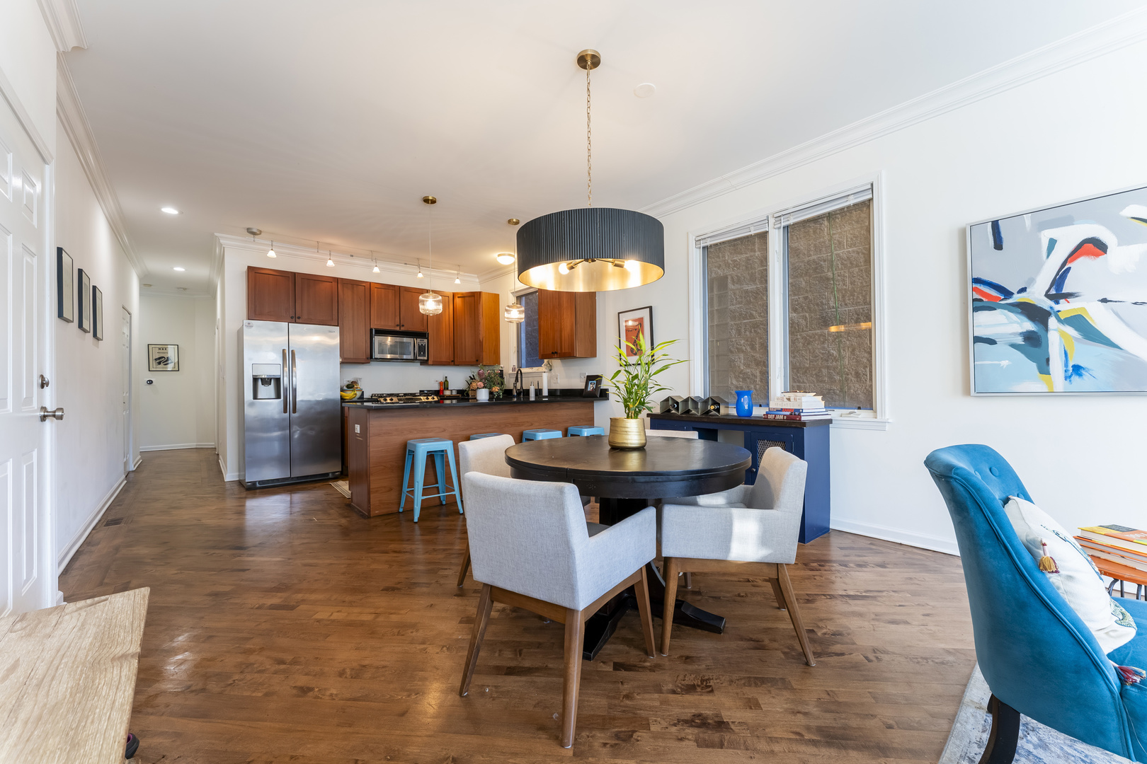 1747 N Artesian Avenue 2