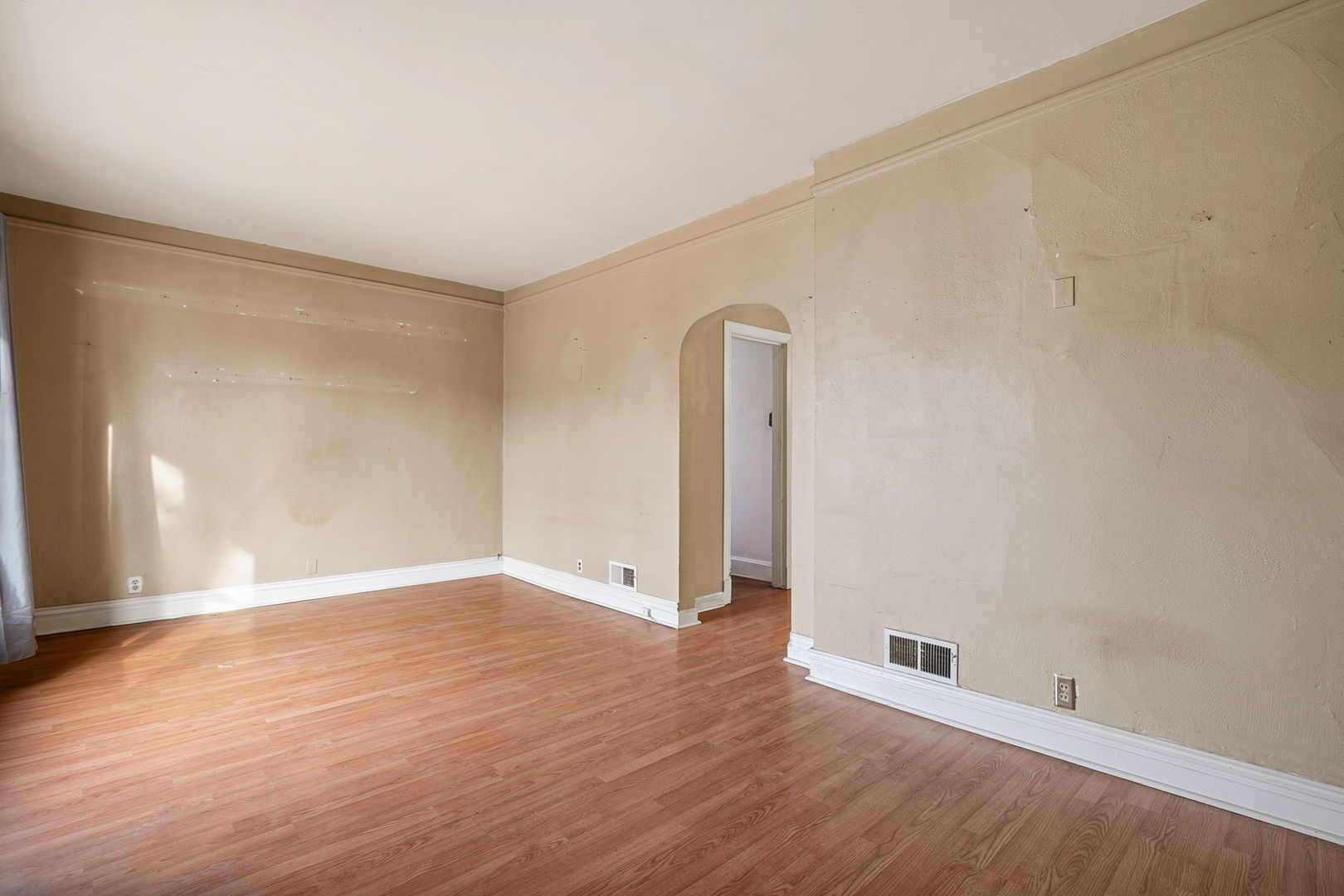 5722 W Grover Street