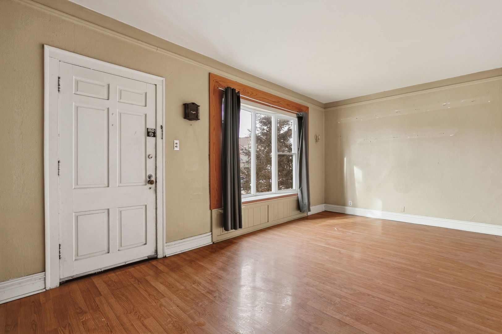 5722 W Grover Street