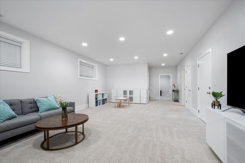 Tiny photo for 3816 N Ashland Avenue #1S, Chicago, IL 60613 (MLS # 12620179)