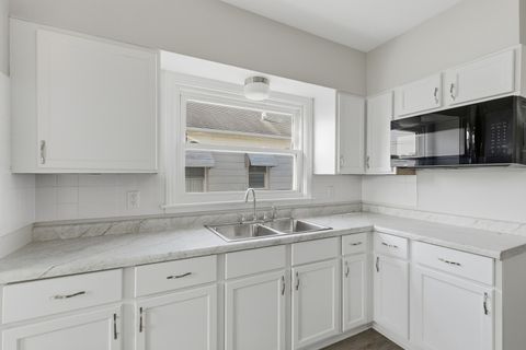 Tiny photo for 2721 Redwood Avenue, Davenport, IA 52802 (MLS # 12550669)