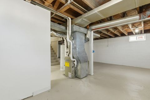 Tiny photo for 2721 Redwood Avenue, Davenport, IA 52802 (MLS # 12550669)