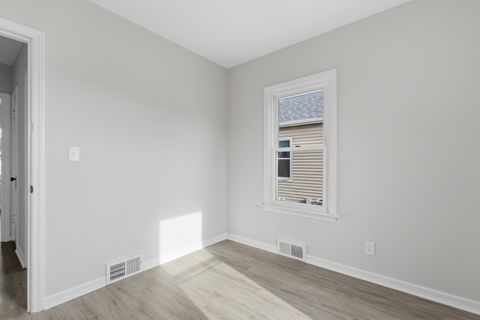 Tiny photo for 2721 Redwood Avenue, Davenport, IA 52802 (MLS # 12550669)